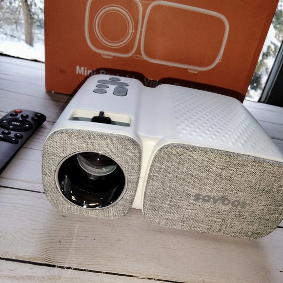 Sovboi Projector WiFi Mini Portable Projector 9000L - Picture 2 of 4